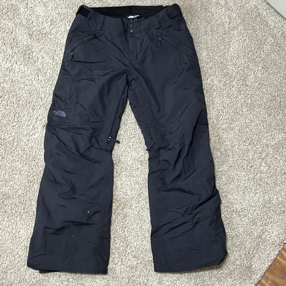 Women’s black The North Face hyvent snow/ ski winter pants. Size large short